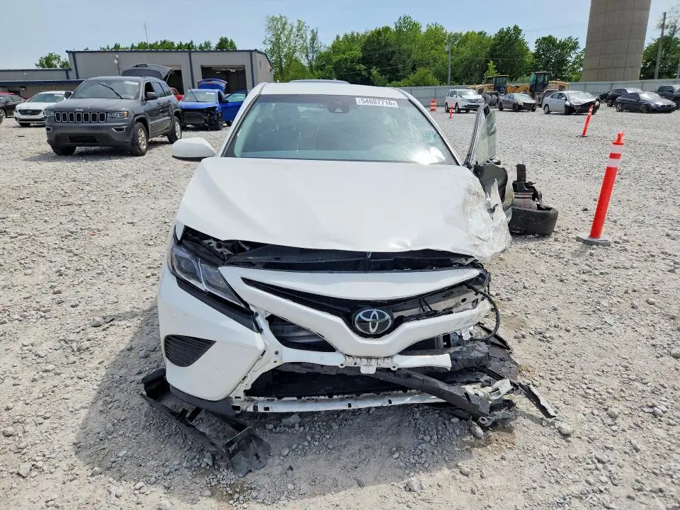 2018 TOYOTA CAMRY SE  
