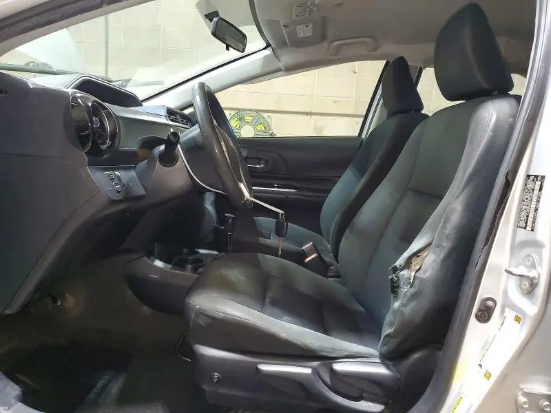 2016 TOYOTA PRIUS C TWO  