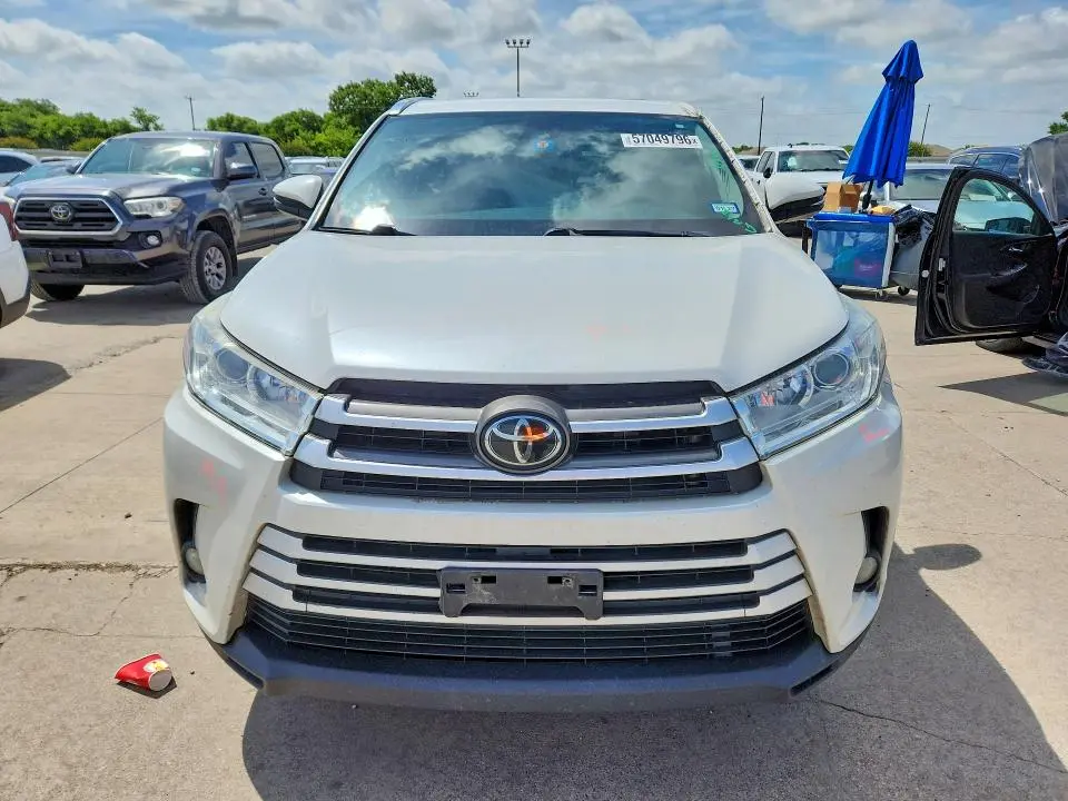 2019 TOYOTA HIGHLANDER XLE  