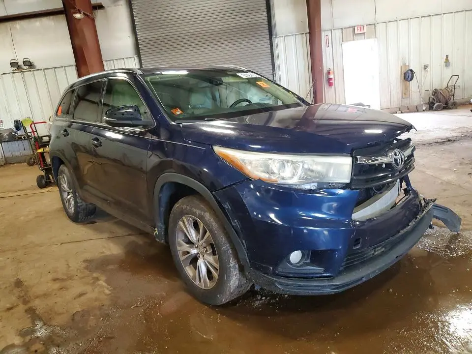 2015 TOYOTA HIGHLANDER XLE  