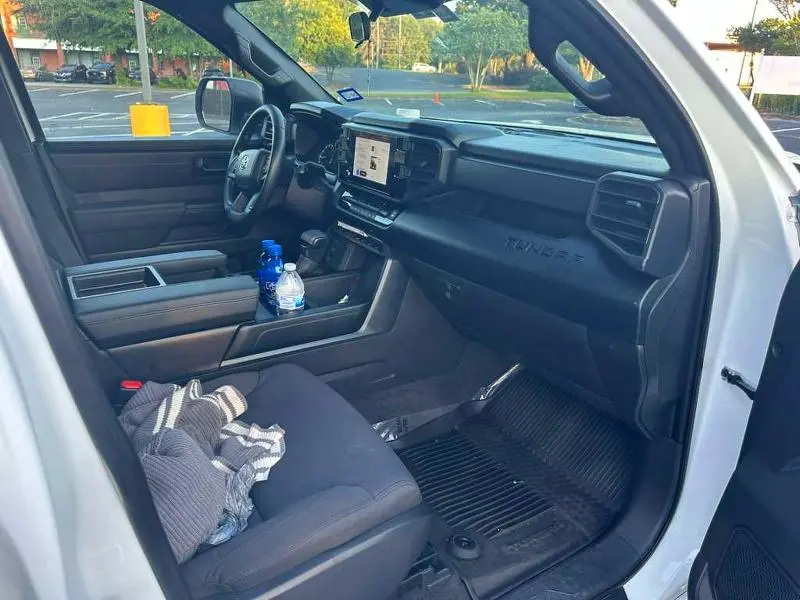 2025 TOYOTA TUNDRA SR  
