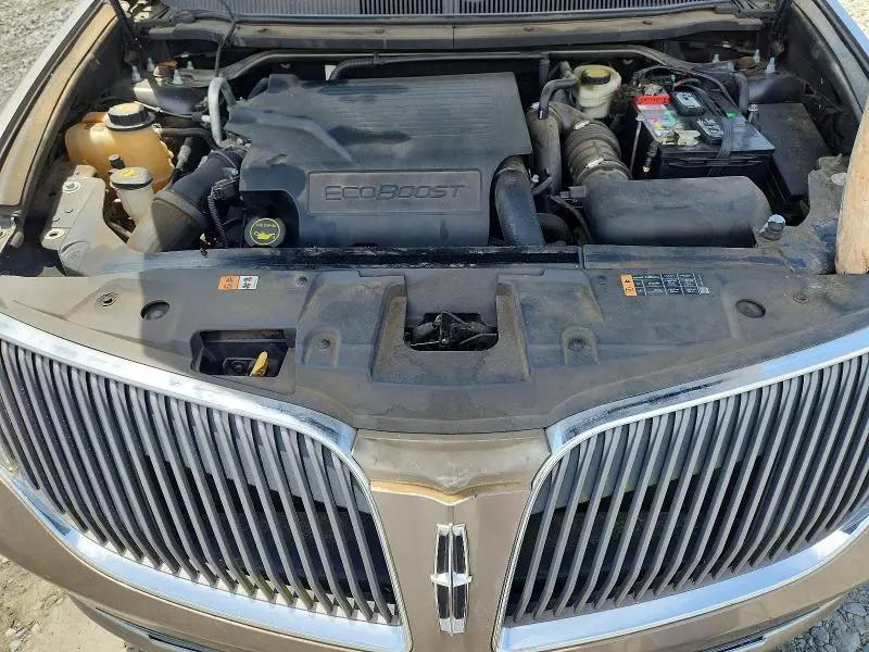 2016 LINCOLN MKT   