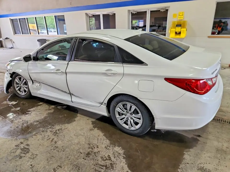 2011 HYUNDAI SONATA GLS  
