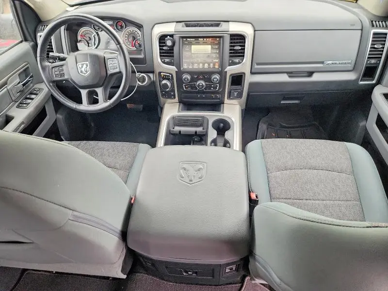 2017 RAM 1500 SLT  