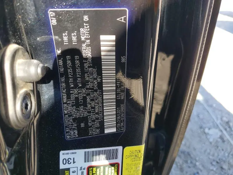 2017 TOYOTA SIENNA SE PREMIUM 8-PASSENGER  