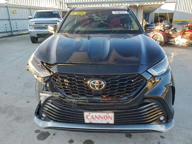 2021 TOYOTA HIGHLANDER XSE  