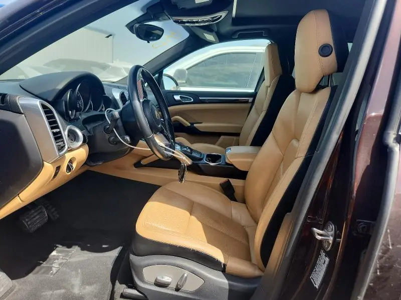 2016 PORSCHE CAYENNE   