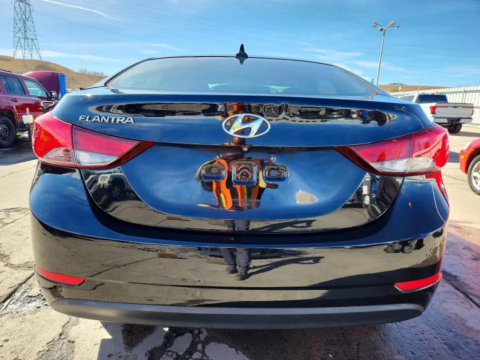2014 HYUNDAI ELANTRA SE  