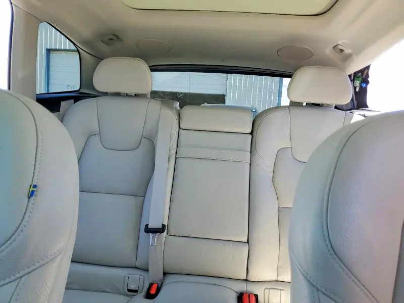 2019 VOLVO XC60 T5  