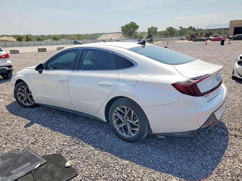 2022 HYUNDAI SONATA SEL  