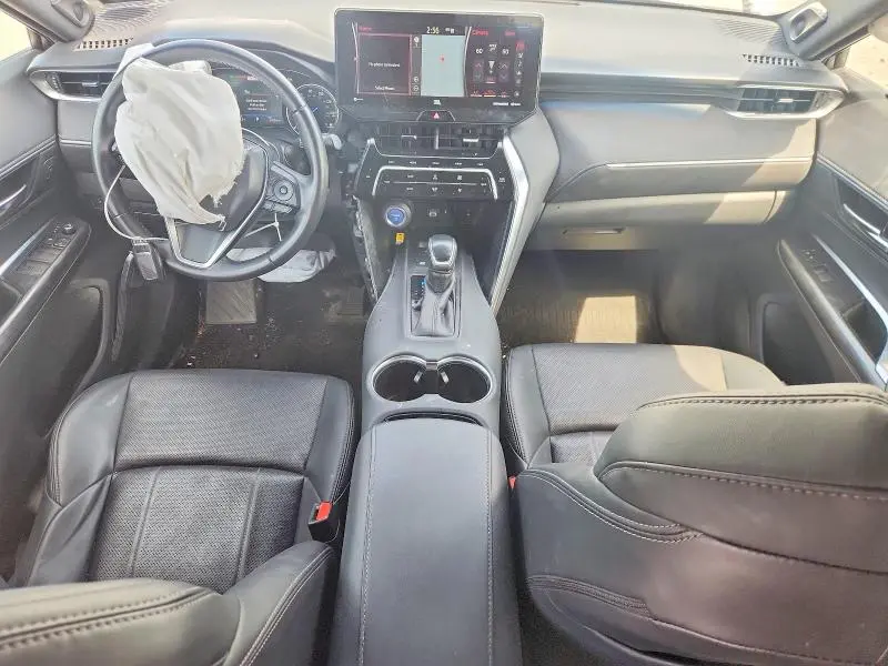 2021 TOYOTA VENZA XLE  