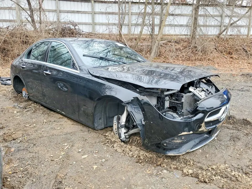 2025 MERCEDES-BENZ C 300  