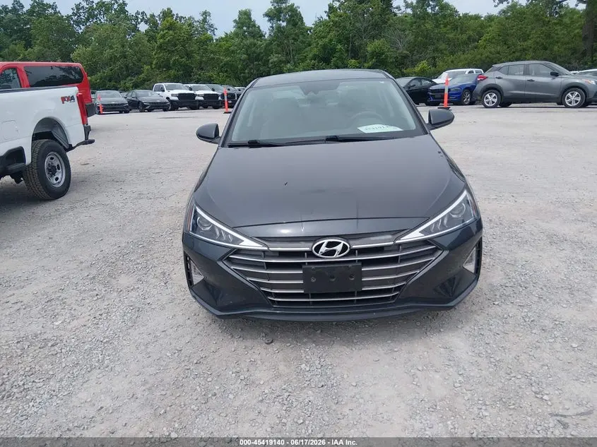 2020 HYUNDAI ELANTRA SE