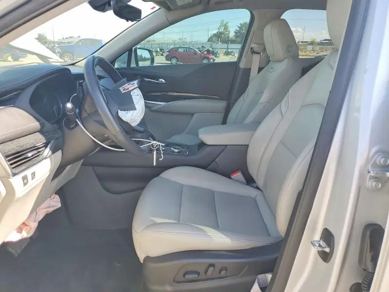 2022 CADILLAC XT4 PREMIUM LUXURY  