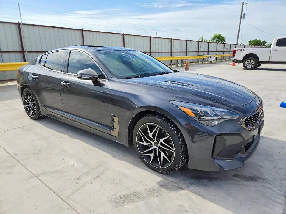 2022 KIA STINGER GT LINE  