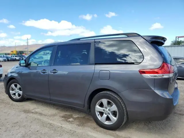 2014 TOYOTA SIENNA LE  