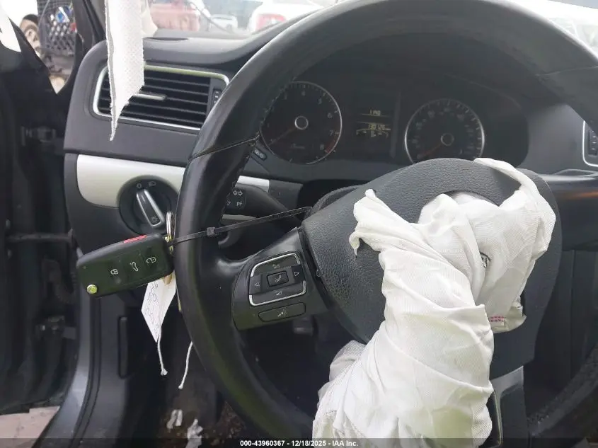 2013 VOLKSWAGEN JETTA 2.5L SE