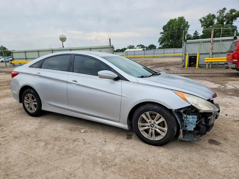 2014 HYUNDAI SONATA GLS  