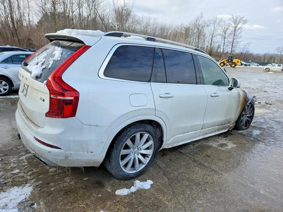 2016 VOLVO XC90 T6  