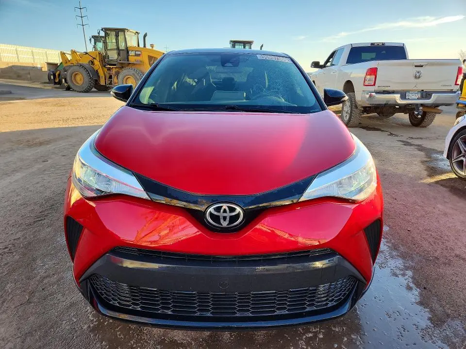 2021 TOYOTA C-HR XLE  