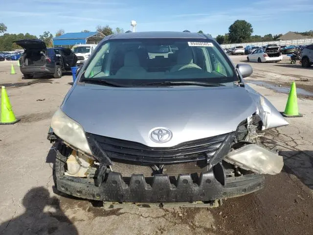 2013 TOYOTA SIENNA LE