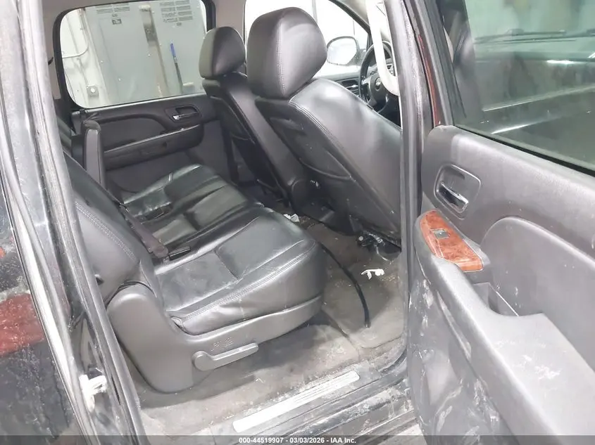 2011 CHEVROLET SUBURBAN 1500 LTZ