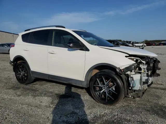 2018 TOYOTA RAV4 SE  