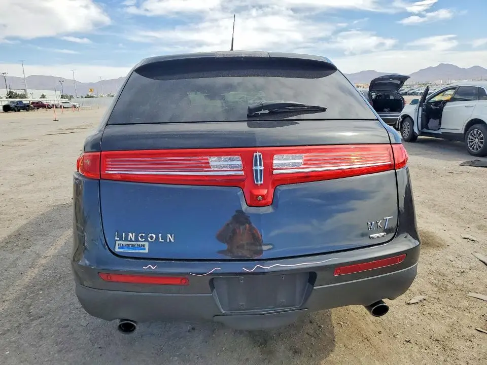 2015 LINCOLN MKT   