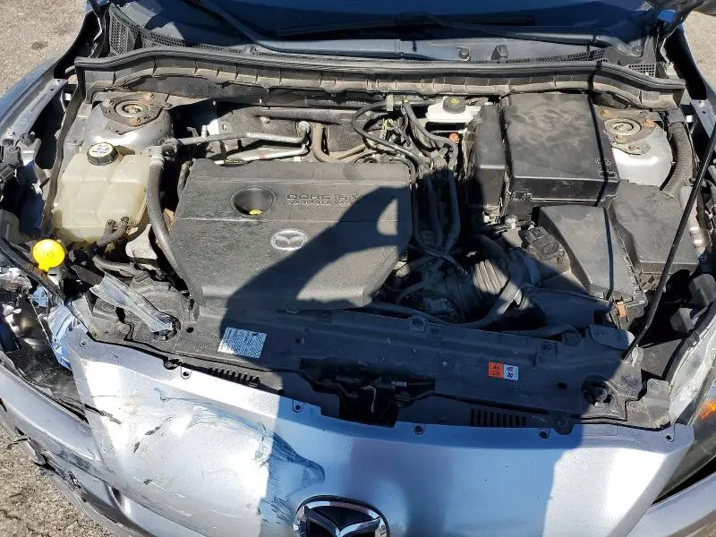 2011 MAZDA 3 S  