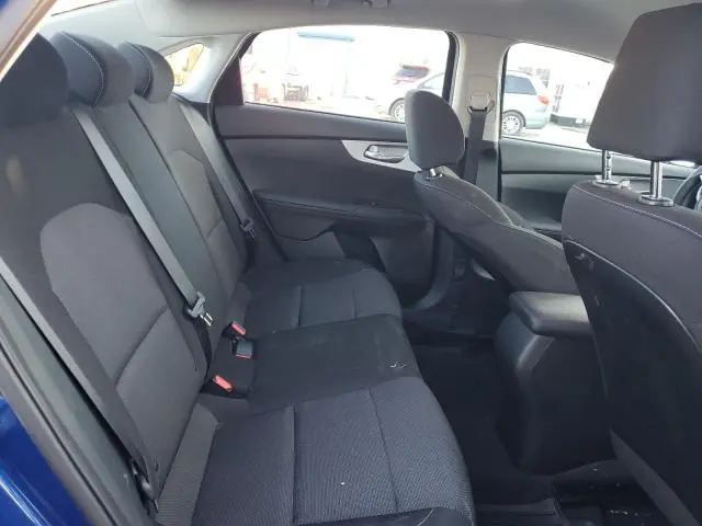 2023 KIA FORTE LX  
