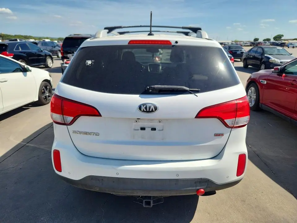 2014 KIA SORENTO LX  
