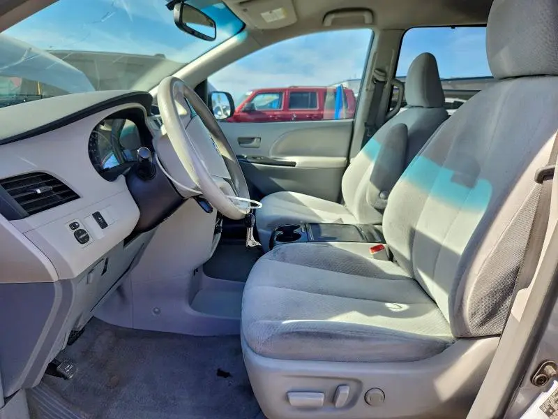 2012 TOYOTA SIENNA LE  