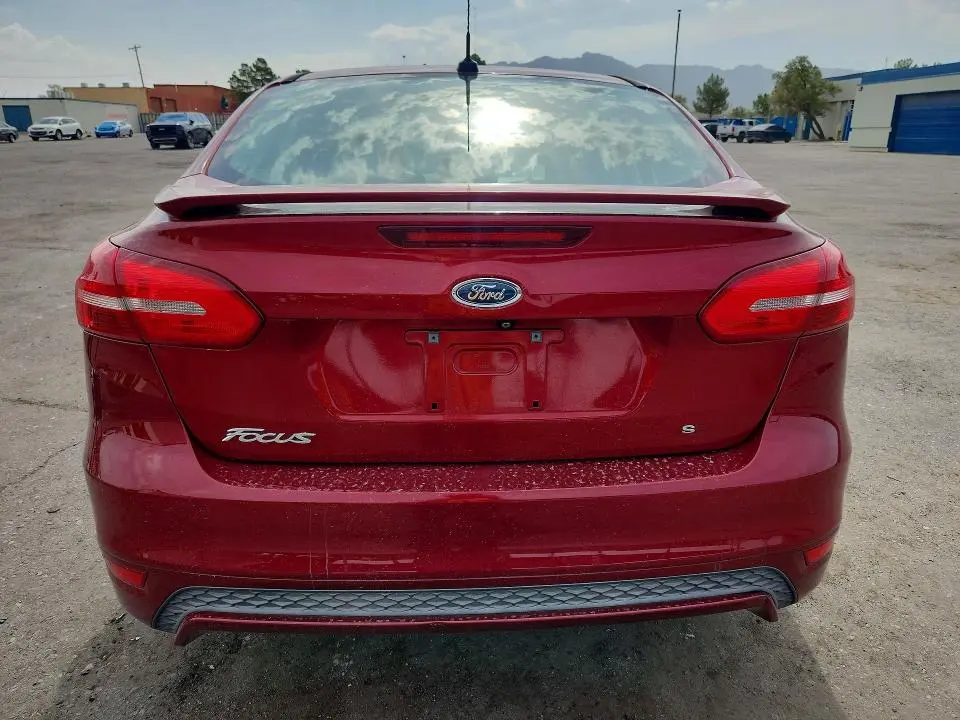 2015 FORD FOCUS SE  