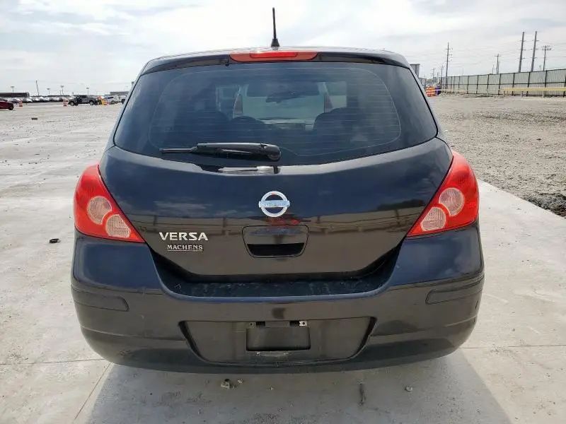 2010 NISSAN VERSA S  