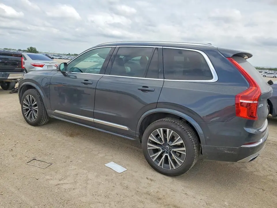 2021 VOLVO XC90 T8 RECHARGE MOMENTUM  
