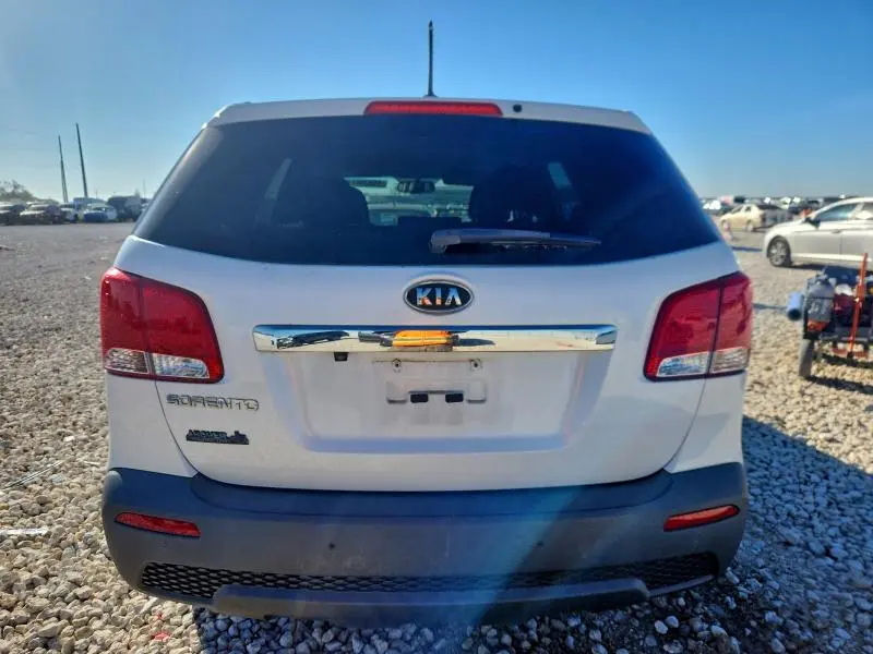 2013 KIA SORENTO LX  