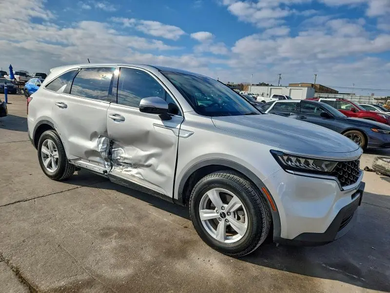 2022 KIA SORENTO LX  