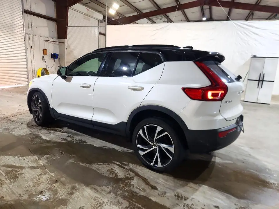 2021 VOLVO XC40 T5 R-DESIGN  