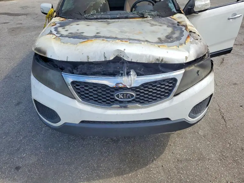 2011 KIA SORENTO BASE  
