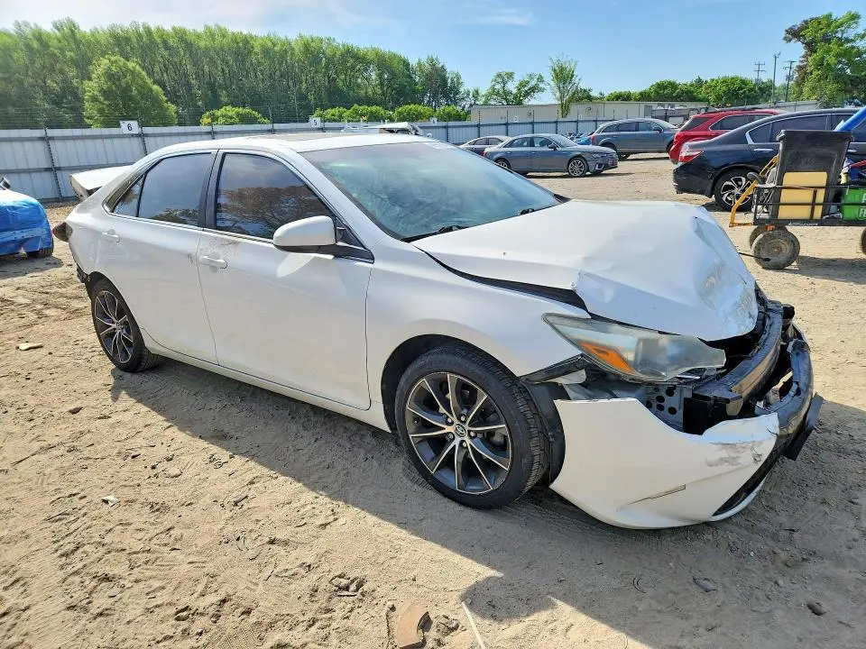 2016 TOYOTA CAMRY XSE  