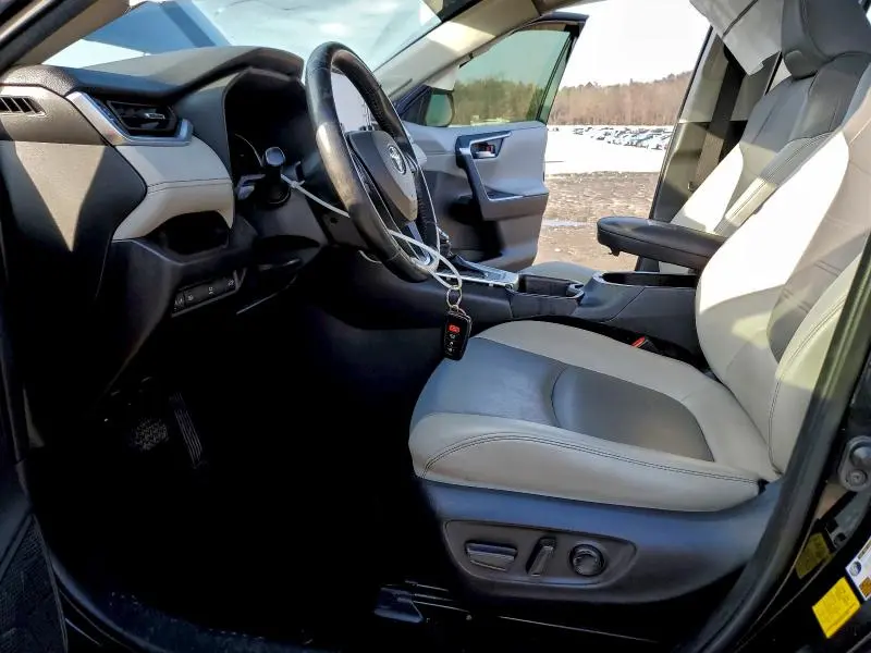 2019 TOYOTA RAV4 LIMITED  