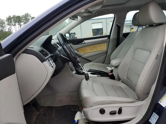 2013 VOLKSWAGEN PASSAT SE  