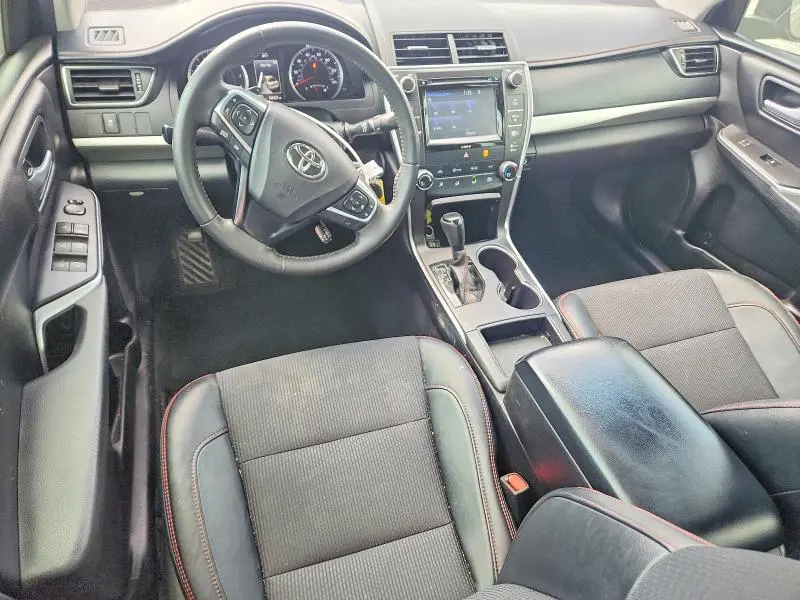 2017 TOYOTA CAMRY SE  