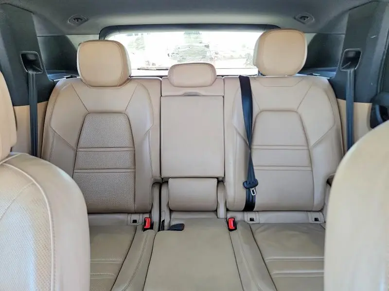 2019 PORSCHE CAYENNE   