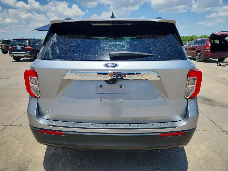 2022 FORD EXPLORER XLT  