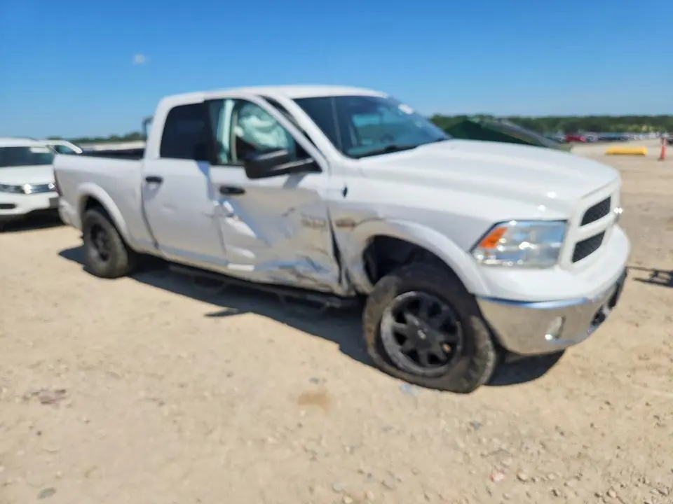 2017 RAM 1500 SLT  