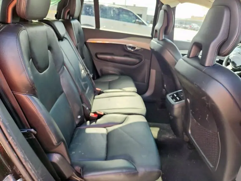 2021 VOLVO XC90 T5 MOMENTUM  