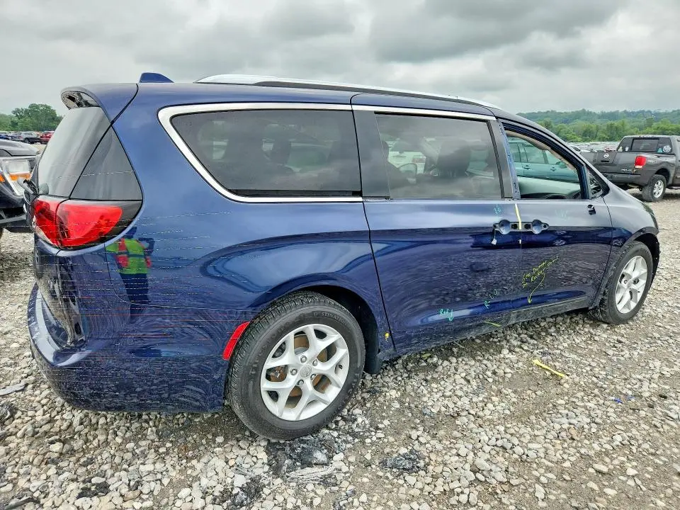 2017 CHRYSLER PACIFICA TOURING L PLUS  