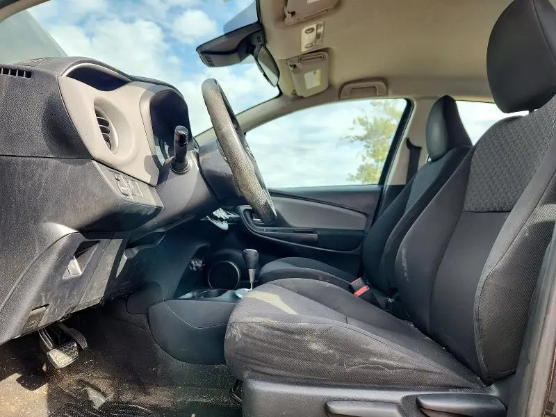 2017 TOYOTA YARIS 5-DOOR LE  