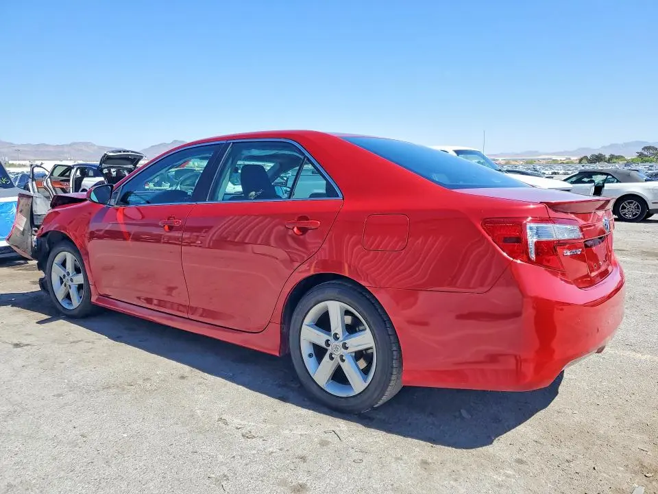 2012 TOYOTA CAMRY SE  